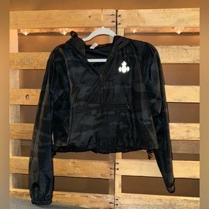 FitLife FitMe black camo cropped windbreaker